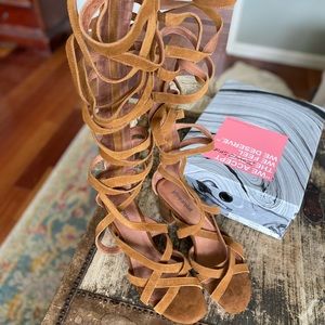 Like New Women’s Jeffrey Campbell Gladiator Entourage Sandals-Size 9